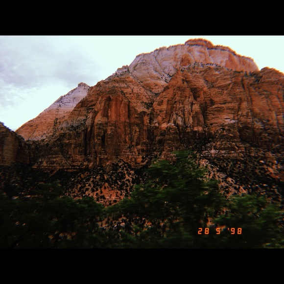 Meet your Posher, Lauren - Picture 3 of 8